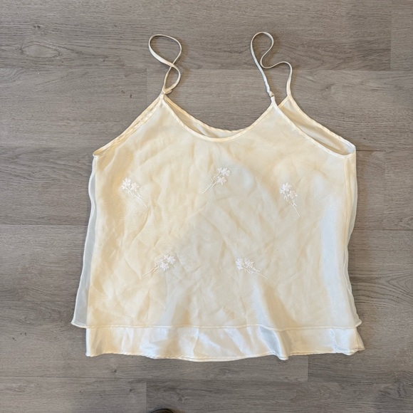 Valerie Steven’s Ivory Camisole With Embroidered Flowers Size Large - Picture 2 of 4